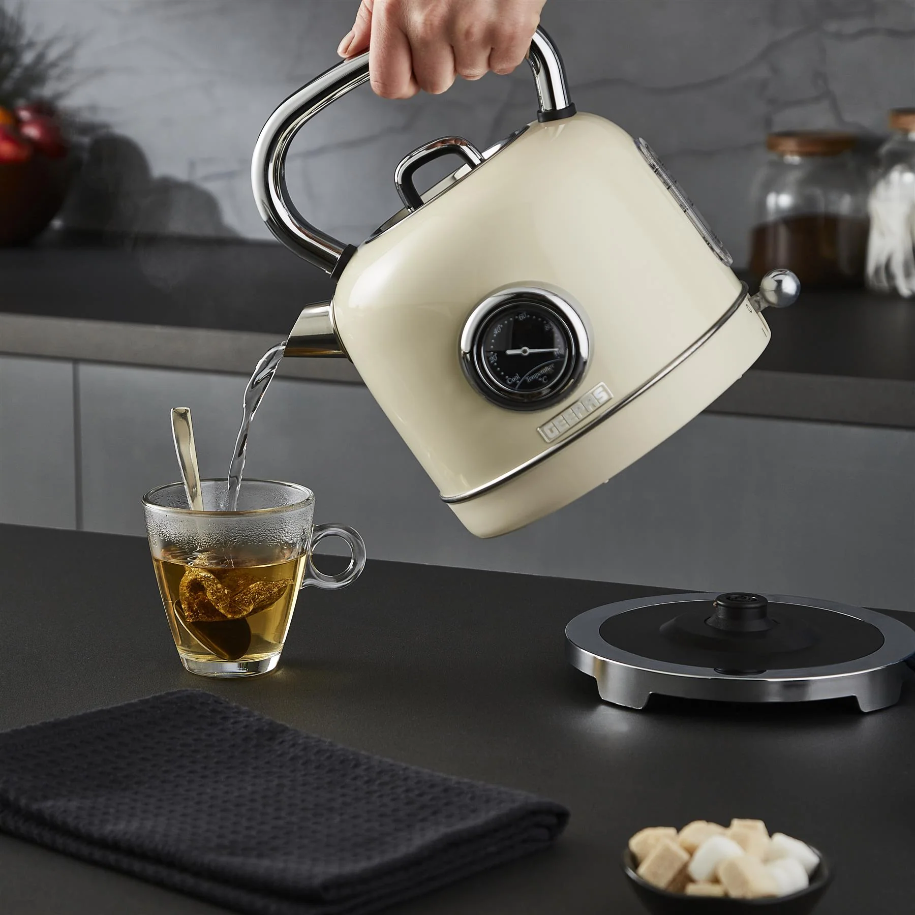 1.8L Cream Retrovive Rapid-Boil Vintage Electric Kettle - Image 5