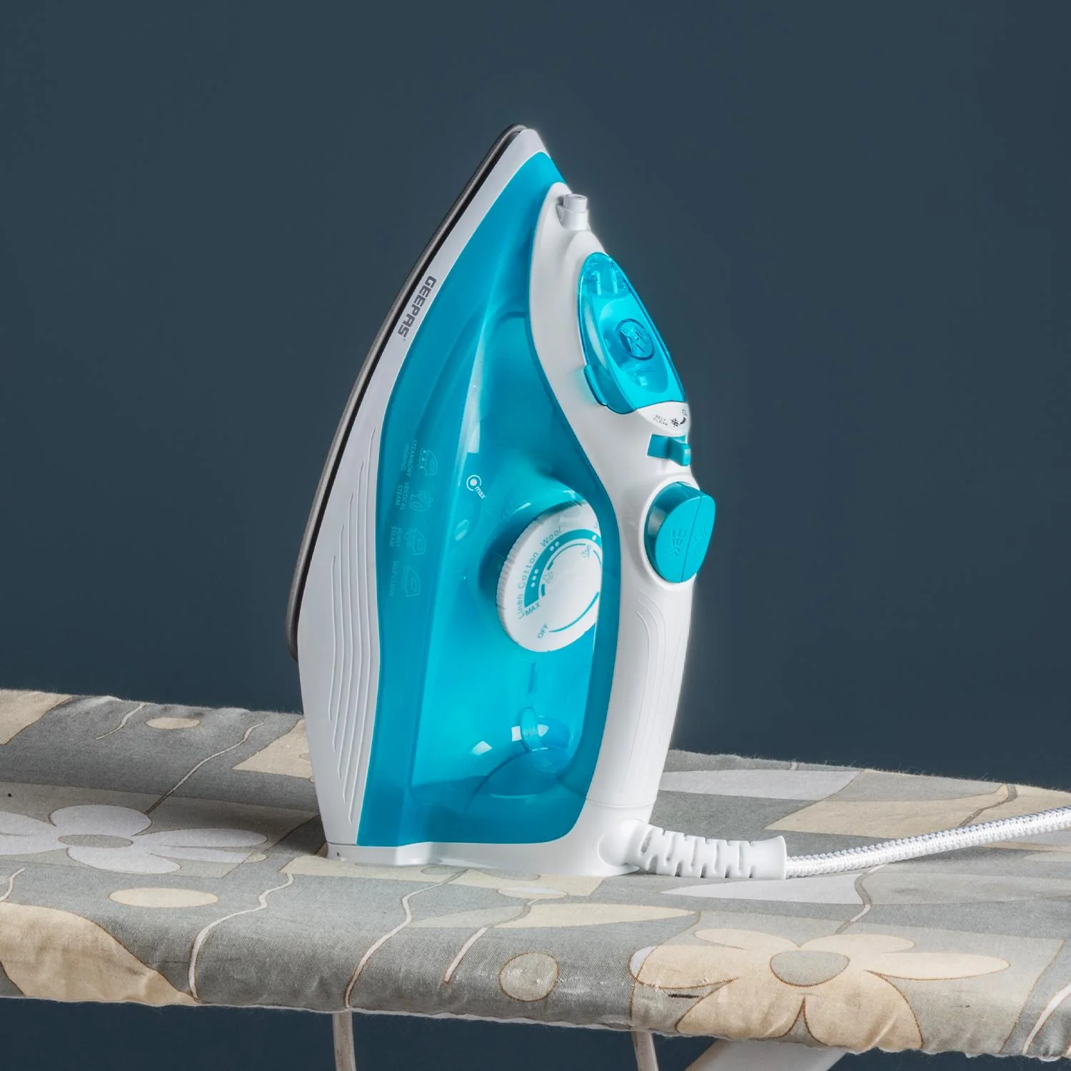 1600W Blue Non-Stick Soleplate Dry/Steam Iron - Image 2