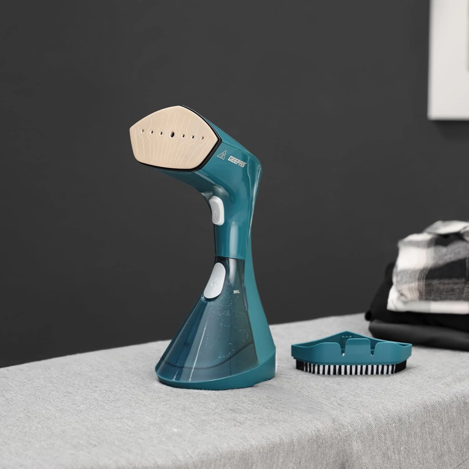 1960W Royal Green Handheld Fabric Garment Steamer - Image 2