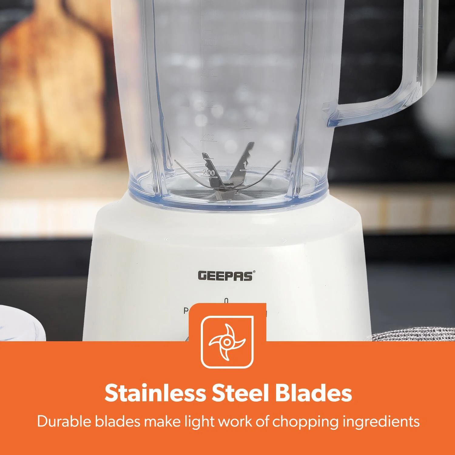 600W Countertop Ice Crushing Blender In White and Black - Image 4