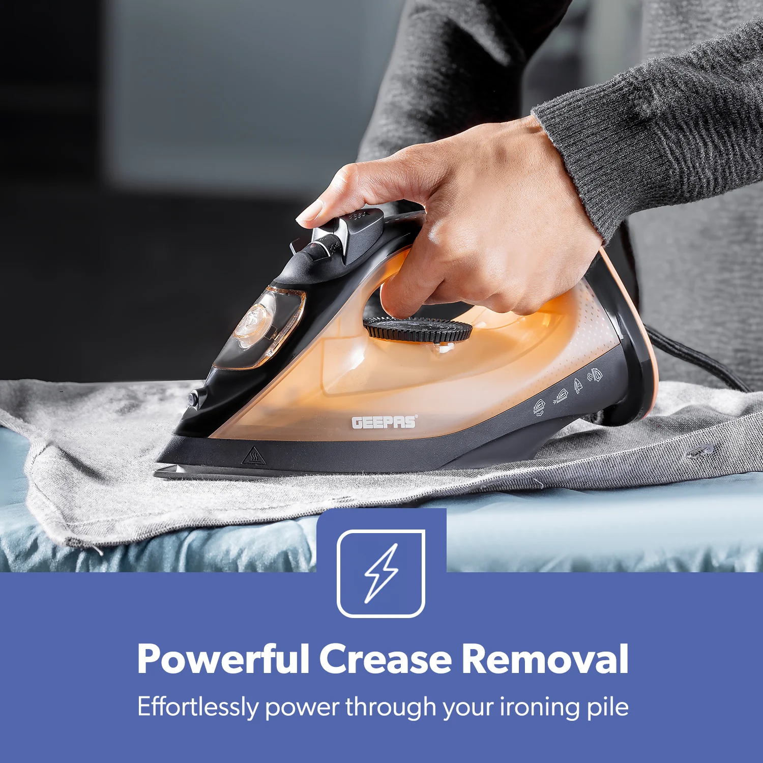 Black & Gold 1800W Non-Stick Steam Iron With Adjustable Temperature - Image 6