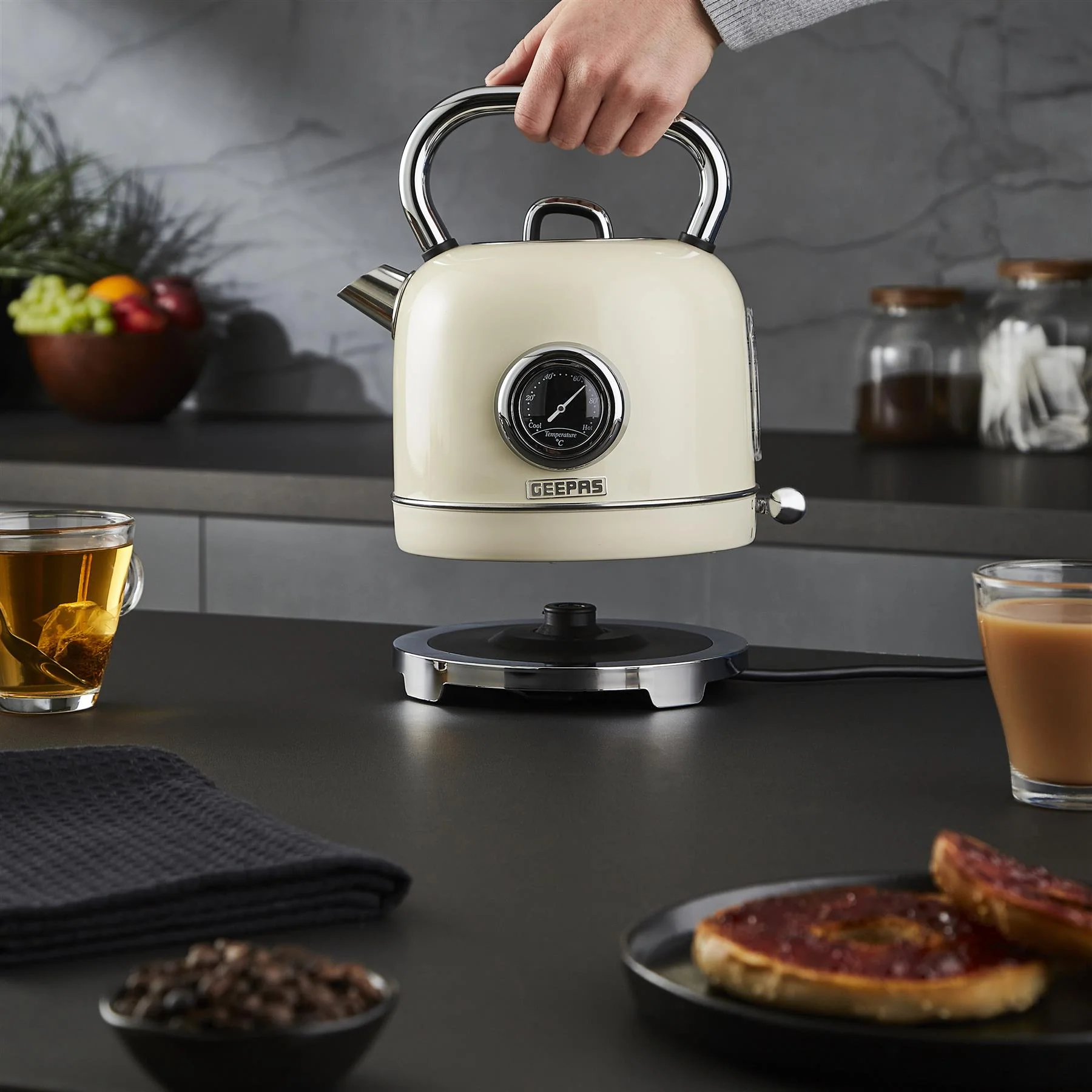 Retrovive Cream 1.8L Kettle, 4-Slice Bread Toaster & 20L Microwave Oven - Image 6