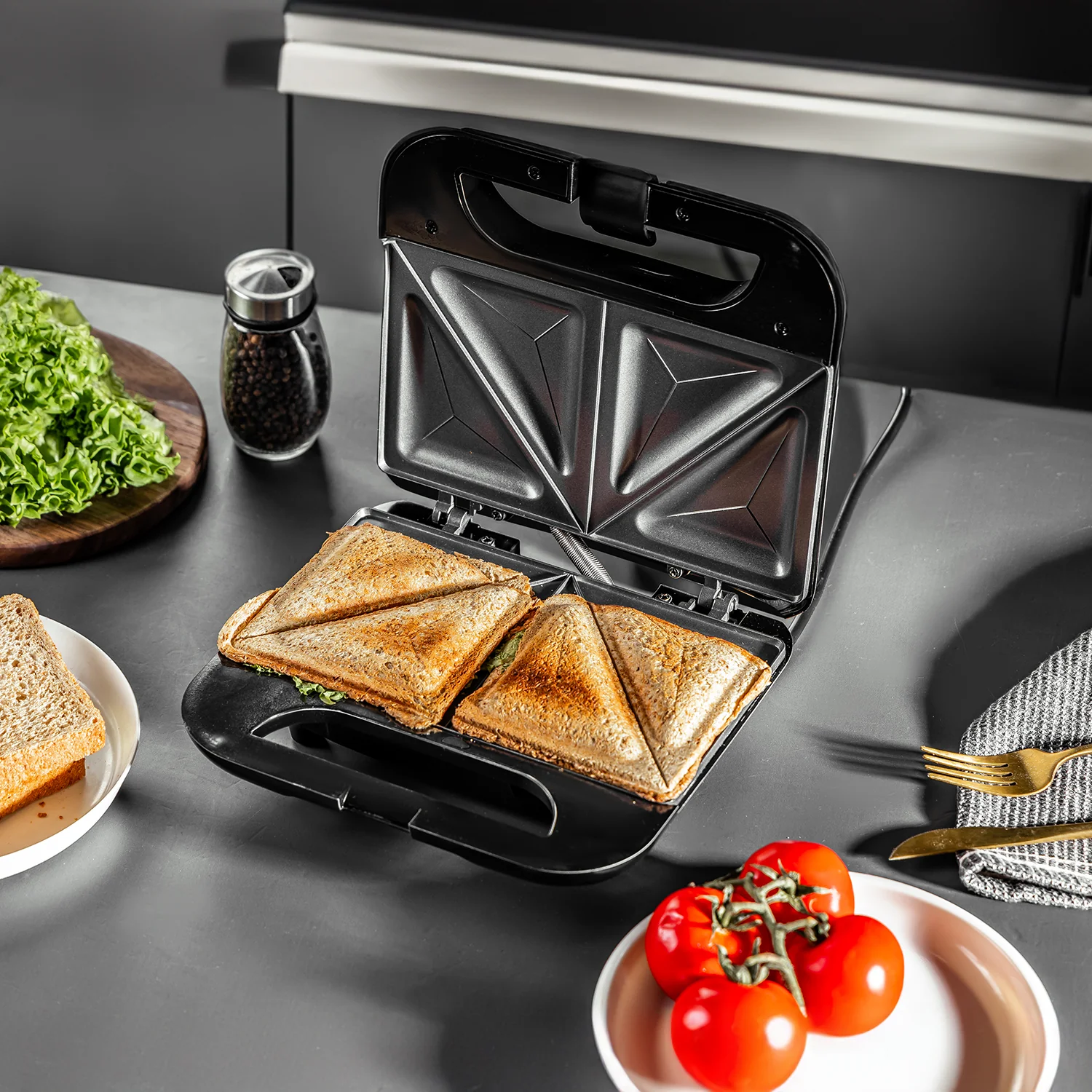 Two-Slice Deep Fill Toastie and Sandwich Grill - Image 2