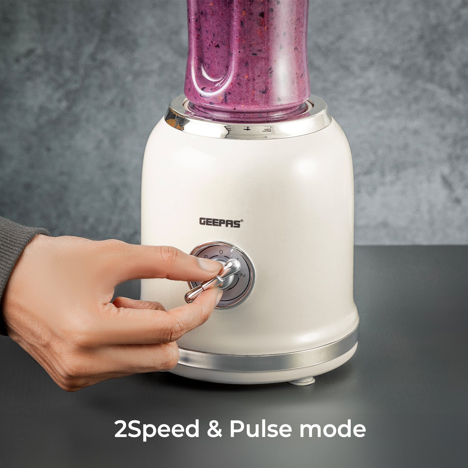 White Two-Speed Retro Style Blender & Smoothie Maker - Image 6