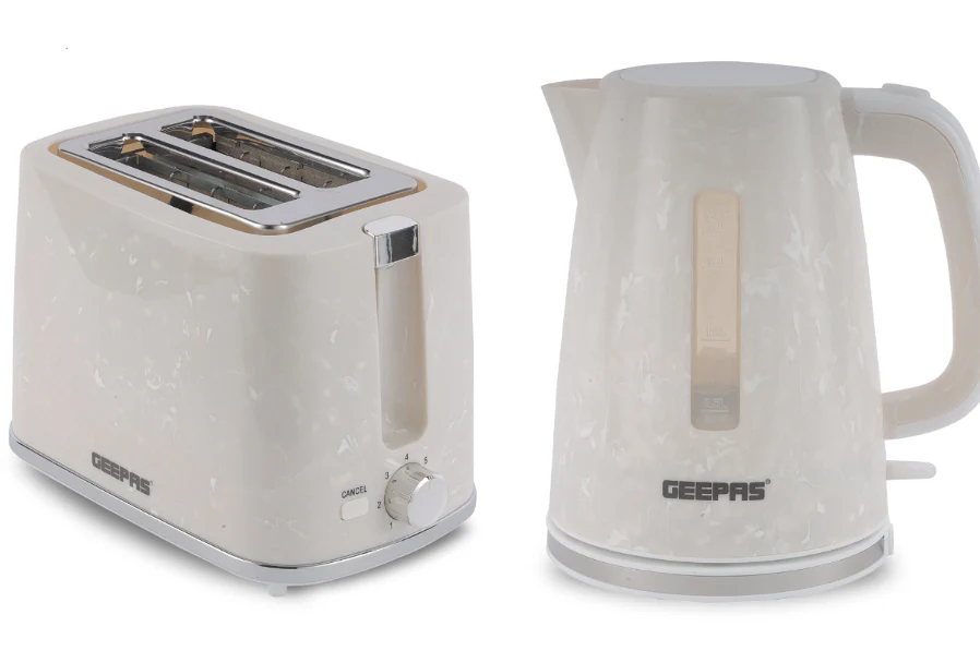 White 1.7L Cordless Electric Kettle & 900W 2-Slice Bread Toaster Set
