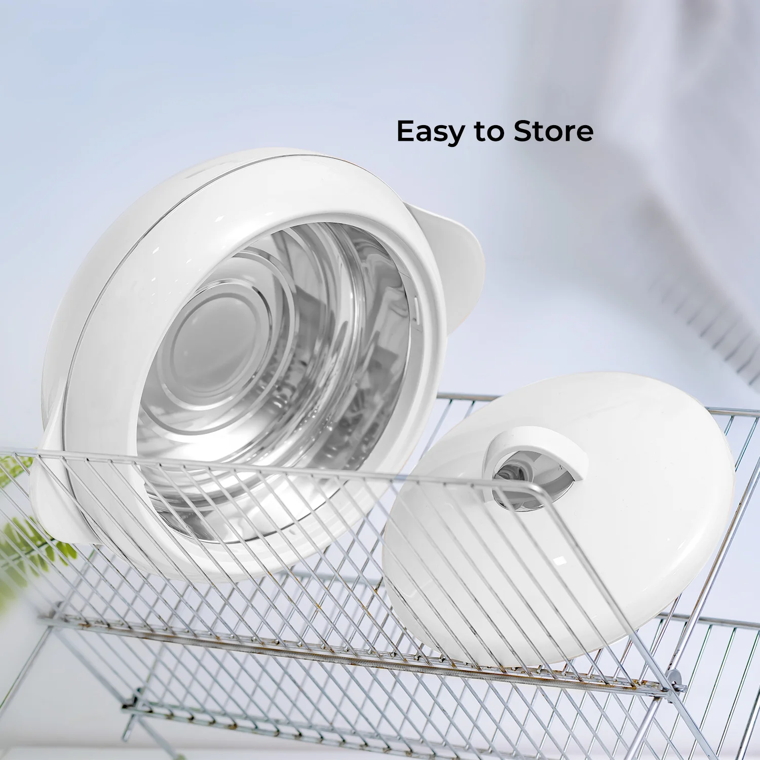 White Insulated Casserole Serving Dish 2.5L - Image 5